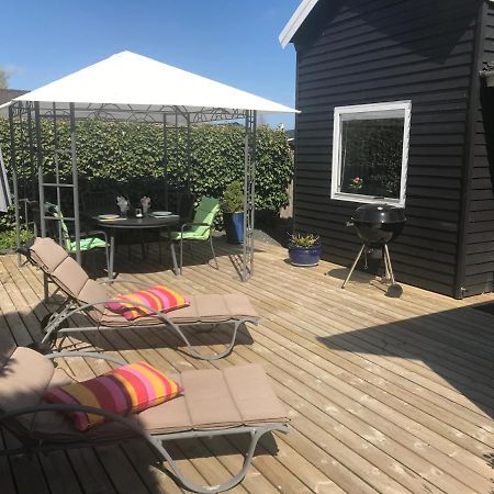 Skon Feriebolig Med Havudsigt I Naturskont Omrade Munkebo Bagian luar foto